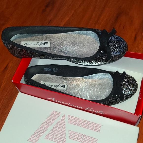 Flat Shoes - Picture 2 of 4